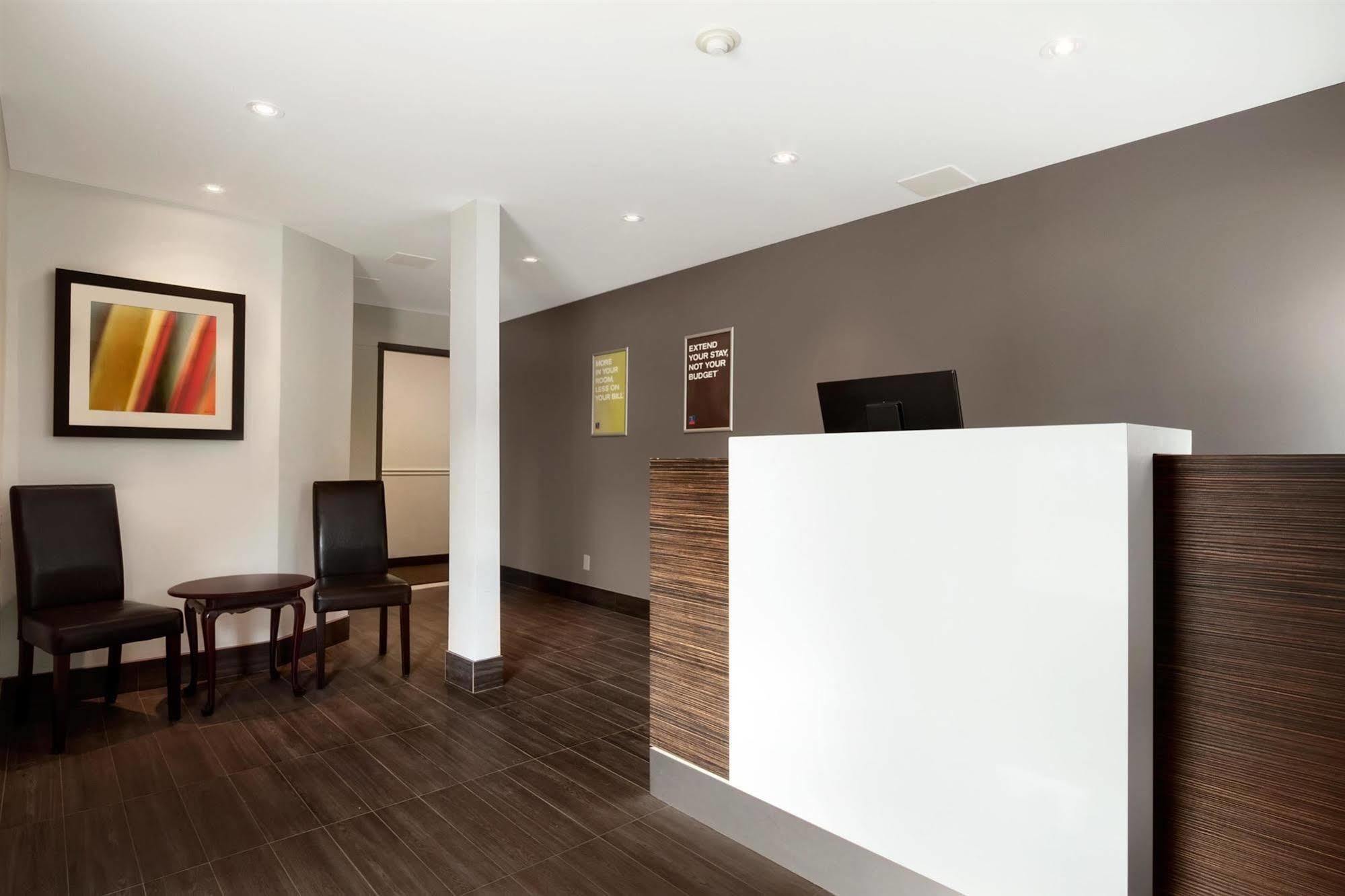 Studio 6 Downtown Toronto Exterior photo